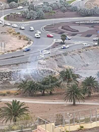 El incendio se produjo al filo de las 11.15 horas y fue sofocado por bomberos del parque zonal de Telde (Foto TA)