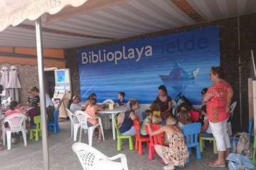 Actividades para niños en la Biblioplaya de Melenara (Foto TA)