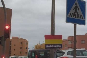 La carretera de Melenara se hace republicana (Foto TA)