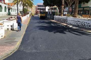 La renovación del asfalto deja flamante tres calles de Los Llanos (Foto TA)