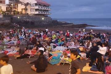 Proyección de la película 'Campeones' en Salinetas (Foto TA)