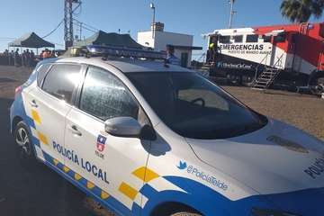 La Policía Local de Telde, en el despliegue de seguridad por el incendio (Foto TA)