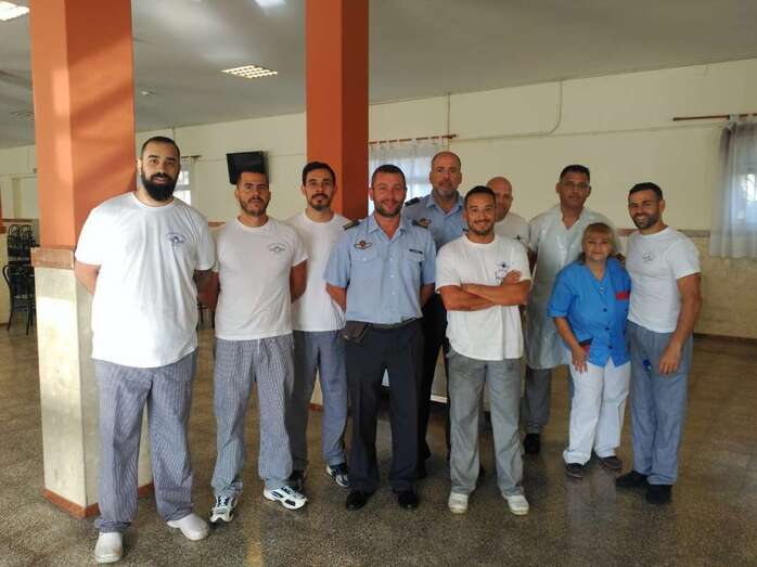 El sargento 1Â° Ramírez y su equipo estuvieron al frente de la cocina (Foto TA)