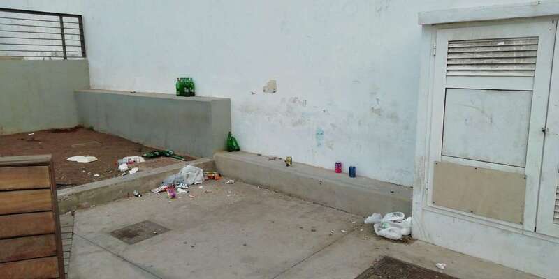 Suciedad en la escalinata