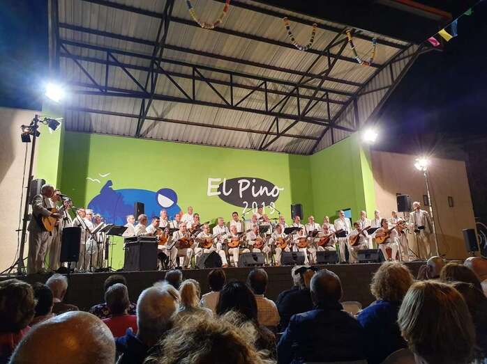 Momento del concierto de anoche en Arinaga (Foto TA)