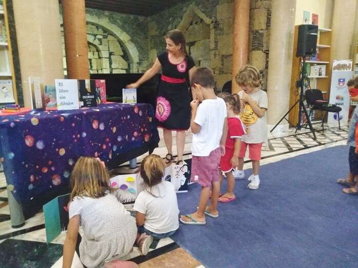 Actividad Viernes de Cuento de este 20 de septiembre de 2019 en la Biblioteca Saulo Torón (Foto TA)