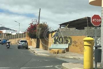 Parada sin buganvilla en Callejón del Castillo (Foto TA)