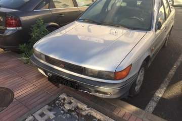 Muestrario de coches abandonados en Las Huesas (Foto TA)