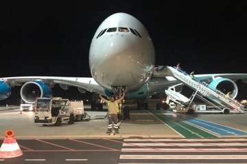 Un Airbus 380 aterriza en Gando para repatriar a ingleses (Foto TA)