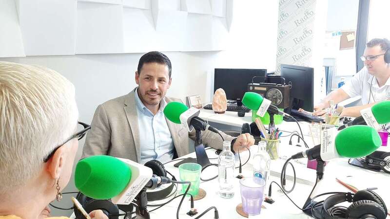 Héctor Suárez durante la entrevista (Foto TA)