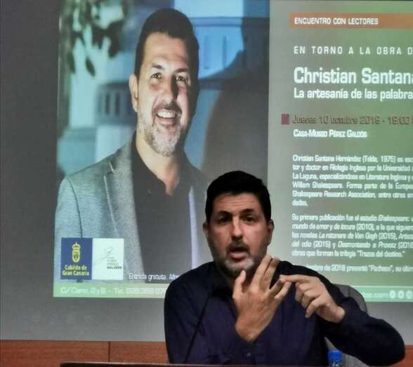 El escritor y filólogo teldense Christian Santana, ayer jueves en la Casa-Museo Pérez Galdós (Foto TA)
