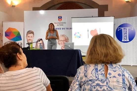 Conferencia en Telde sobre nutrición a cargo de Melena Cejudo (Foto TA)