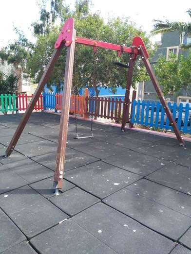 Los vecinos denuncian que las piezas del parque están deterioradas (Foto TA)