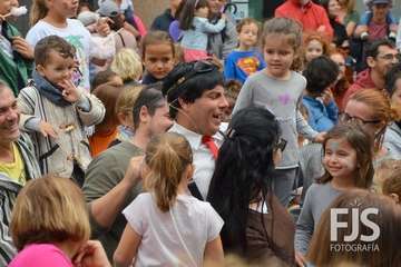 Los Llanos se divierte con las travesuras del payaso Zapito (Foto Francisco Javier Santana)