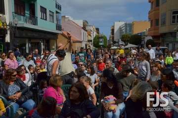Los Llanos se divierte con las travesuras del payaso Zapito (Foto Francisco Javier Santana)