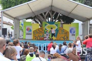 Los Llanos se divierte con las travesuras del payaso Zapito (Foto Francisco Javier Santana)