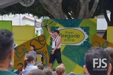 Los Llanos se divierte con las travesuras del payaso Zapito (Foto Francisco Javier Santana)
