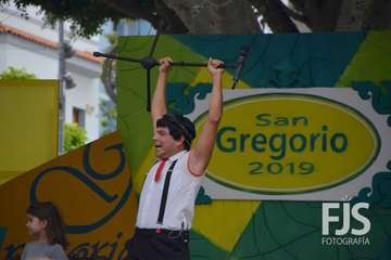 Los Llanos se divierte con las travesuras del payaso Zapito (Foto Francisco Javier Santana)