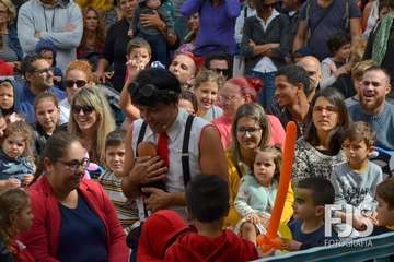 Los Llanos se divierte con las travesuras del payaso Zapito (Foto Francisco Javier Santana)