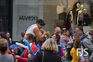Los Llanos se divierte con las travesuras del payaso Zapito (Foto Francisco Javier Santana)