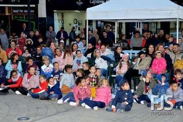 Representación de la obra de títeres El circo de Strómboli en la plaza de Los Llanos (Foto Francisco Javier Santana)