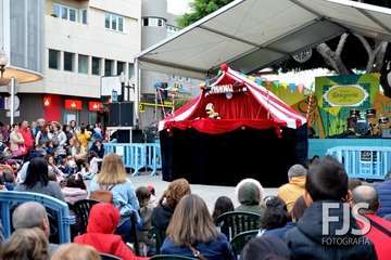 Representación de la obra de títeres El circo de Strómboli en la plaza de Los Llanos (Foto Francisco Javier Santana)