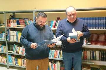 Isaac Mendizabal presenta su investigación sobre el barrio en el Centro Cívico de Jinámar (Foto Francisco Javier Santana)