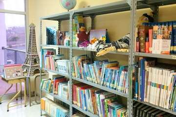 Isaac Mendizabal presenta su investigación sobre el barrio en el Centro Cívico de Jinámar (Foto Francisco Javier Santana)