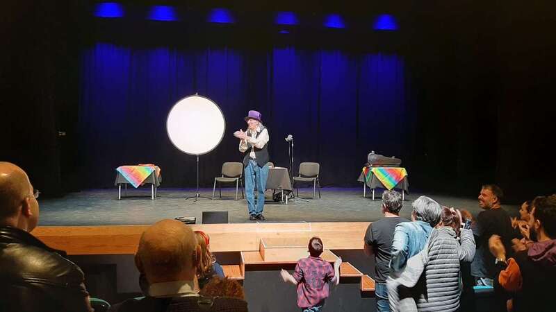 El público se divirtió con Juan Tamariz (Foto TA)