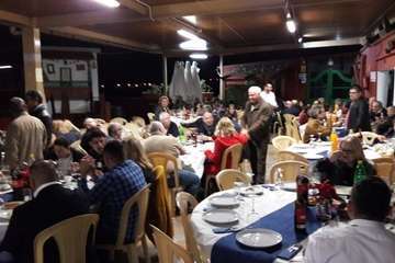  La familia taxista de Telde confraterniza por Navidad (Foto TA)