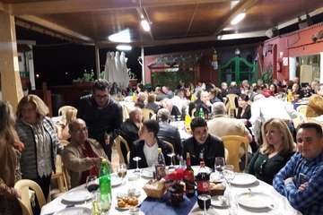  La familia taxista de Telde confraterniza por Navidad (Foto TA)