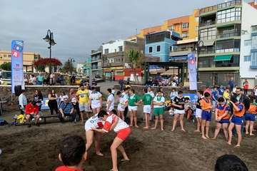 Encuentro de Escuelas de Lucha Canarias de Gran Canaria en Melenara-Telde  (Foto TA)