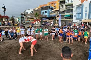 Encuentro de Escuelas de Lucha Canarias de Gran Canaria en Melenara-Telde  (Foto TA)