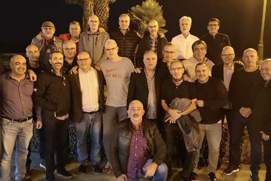 Cena navideña de las viejas glorias del baloncesto de Telde (Foto TA)