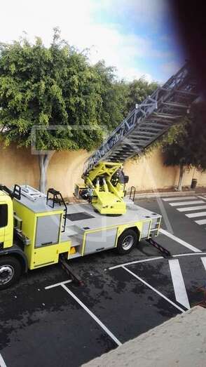 Los bomberos usaron una escalera mecánica (Foto TA)