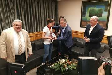 Torres felicita a las mundialistas de plata Navarro y Rodríguez (Foto TA)