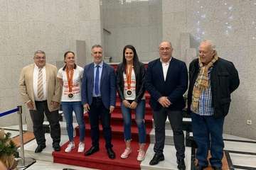 Torres felicita a las mundialistas de plata Navarro y Rodríguez (Foto TA)