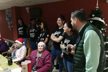  El Rocasa comparte un rato navideño con los usuarios de Taliarte (Foto TA)