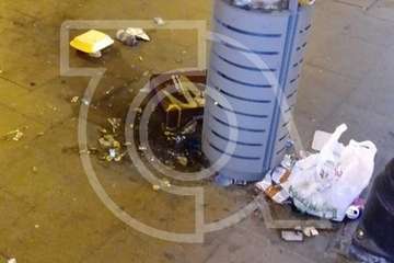 Suciedad en Los Llanos tras los actos festivos de la Noche de Reyes (Foto TA)