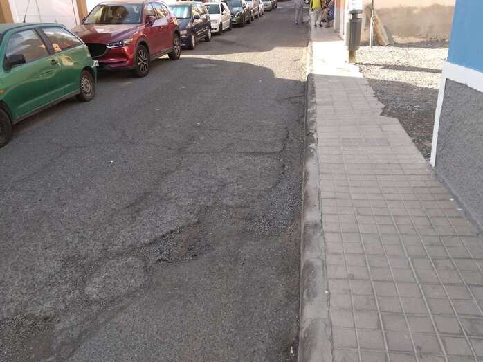 Imagen de la calle Valladolid, en el barrio de Ojos de Garza (Foto TA)
