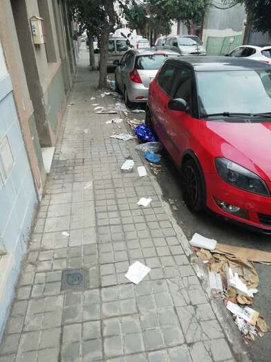 Basura en la calle de Drago (Foto TA)
