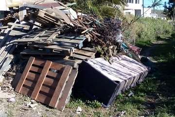 El Valle de los Nueve acumula vertidos ilegales en su entorno (Foto TA)