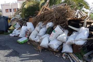 El Valle de los Nueve acumula vertidos ilegales en su entorno (Foto TA)