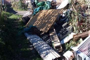 El Valle de los Nueve acumula vertidos ilegales en su entorno (Foto TA)