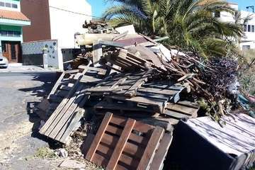 El Valle de los Nueve acumula vertidos ilegales en su entorno (Foto TA)