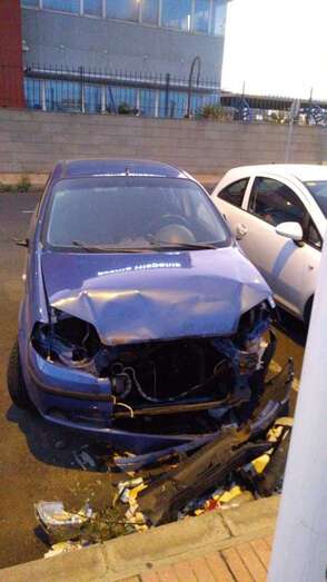 Imagen de uno de los vehículos abandonados en Las Huesas (Foto TA)