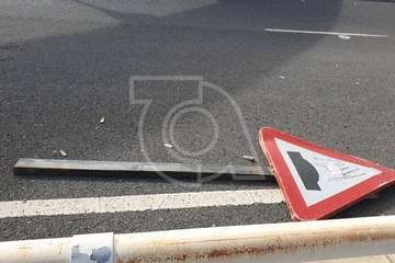 Señal de la desidia en el viaducto de Las Longueras (Foto TA)