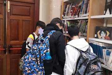 El IES Valle de los Nueve conoce la Biblioteca Saulo Torón (Foto TA)