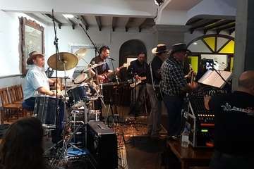  El rock 'entona' El Casino de Telde (Foto TA)