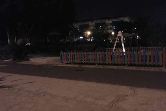 La oscuridad juega en el parque infantil de San Juan (Foto TA)